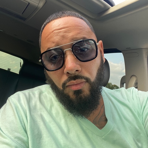 Meet your Posher, Junior - Picture 2 of 3